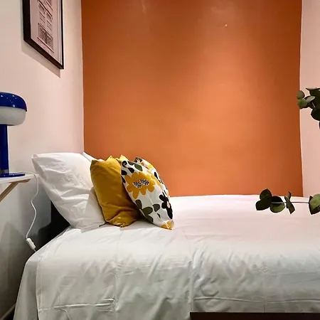 Fully Equipped - 2 Guests - 3 Mins From Metro Апартаменты