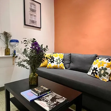 Fully Equipped - 2 Guests - 3 Mins From Metro Appartement