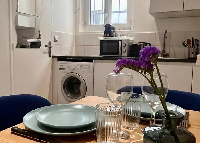 Fully Equipped - 2 Guests - 3 Mins From Metro Appartement Parijs