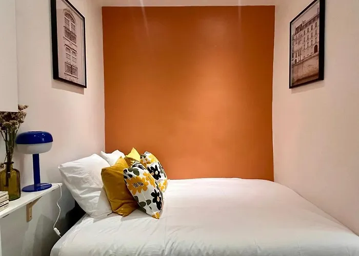Fully Equipped - 2 Guests - 3 Mins From Metro *