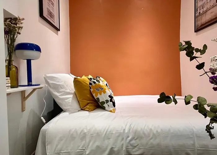 Fully Equipped - 2 Guests - 3 Mins From Metro Apartamento