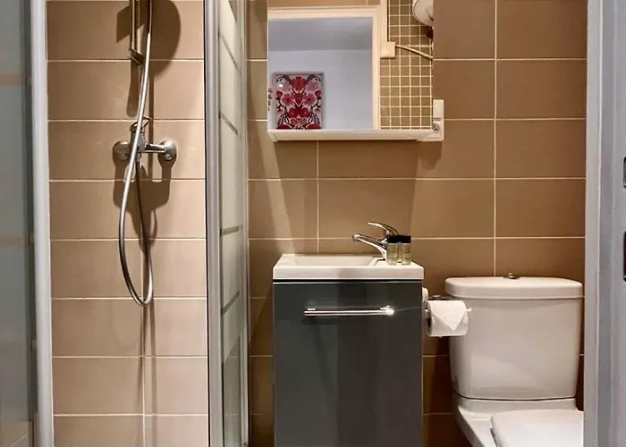 Apartamento Fully Equipped - 2 Guests - 3 Mins From Metro