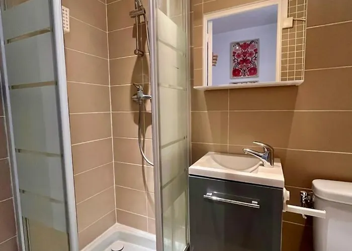 Fully Equipped - 2 Guests - 3 Mins From Metro París