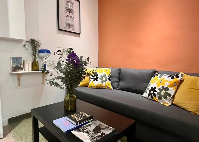 Fully Equipped - 2 Guests - 3 Mins From Metro شقة