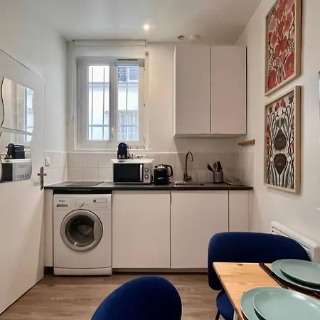 Fully Equipped - 2 Guests - 3 Mins From Metro * Paris