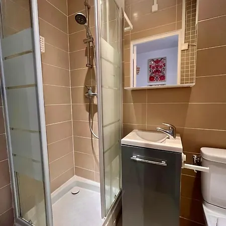 Fully Equipped - 2 Guests - 3 Mins From Metro Paris